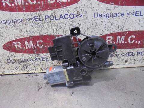 Foto 3ª: Elevalunas Eléctrico Trasero Derecho Seat Leon 1.2 TSI 105CV 77KW [CJZ] (2014)