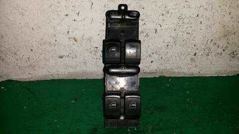 Botonera Elevalunas Volkswagen Bora 1.9 TDI BERLINA 110CV 81KW