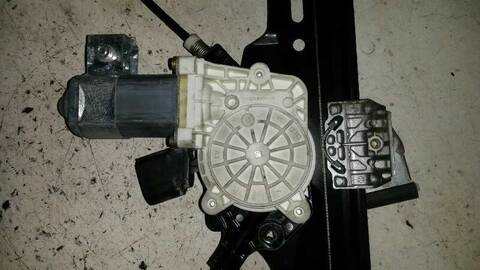 Foto 2ª: Elevalunas Eléctrico Delantero Izquierdo Bmw Serie 5 518 530D BERLINA 231CV 170KW [M57306D3] (2005)