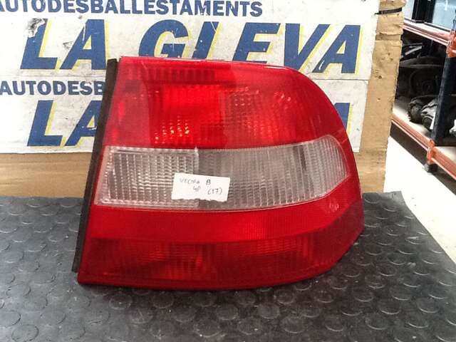 Foto 1ª: Piloto Trasero Derecho Opel Vectra 1.6 (1997)