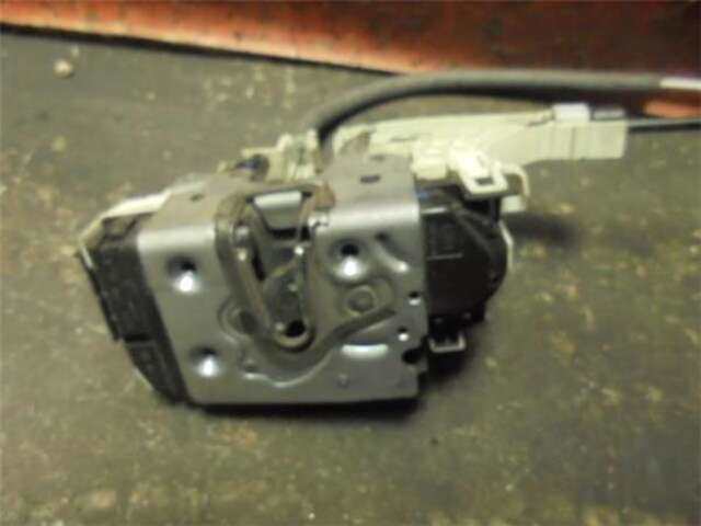 Foto 1ª: Cerradura Puerta Delantera Izquierda Mercedes Sprinter 216 (906.613) [M 271.951]