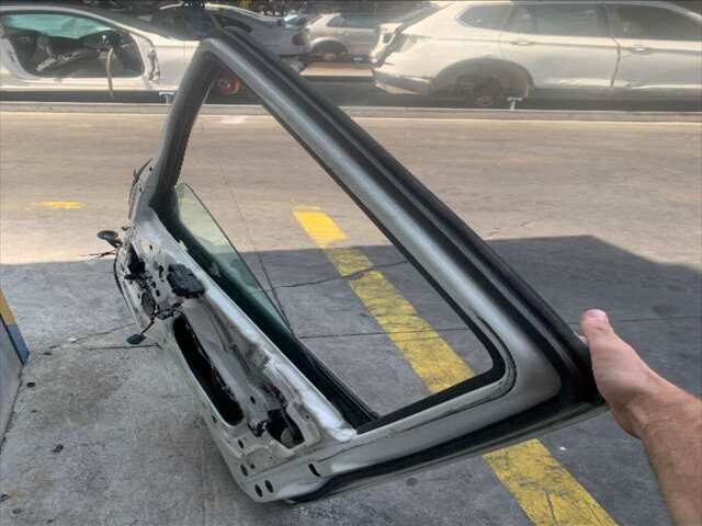 Foto 2ª: Puerta Delantera Derecha Nissan Cabstar 2.5 TDI [YD25] (2016)