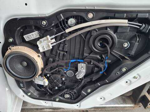Elevalunas Manual Trasero Derecho Hyundai Ioniq KLASS LE HYBRID 141CV