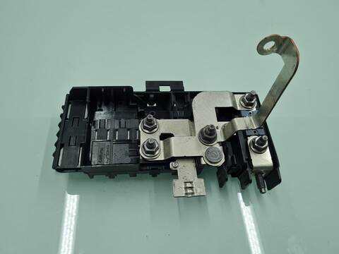 Caja Reles Fusibles Mercedes Clase A 140 A 45 AMG 4-MATIC 176.052) 381CV 280KW