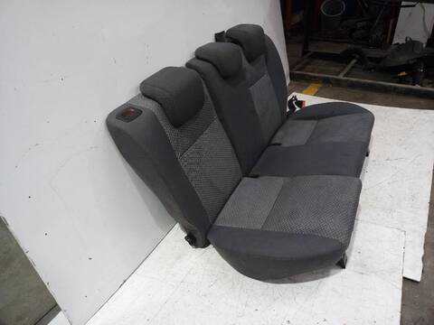 Foto 2ª: Asientos Traseros Ford Focus TREND 101CV [HWDA] (2004)