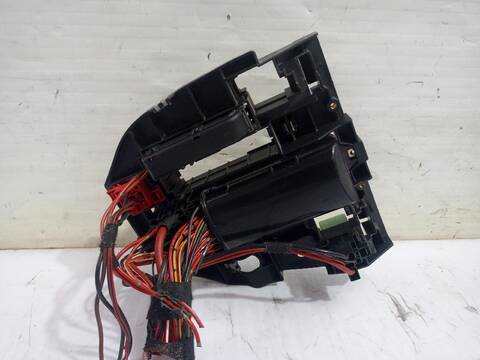 Foto 3ª: Caja Reles Fusibles Volkswagen Transporter T6 CARAVELLE TRENDLINE [CXHB] (2019)