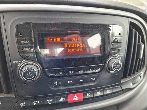 Foto 4ª: Sistema Audio Radio CD Fiat Doblo EASY 95CV 70KW [263A7000] (2015)