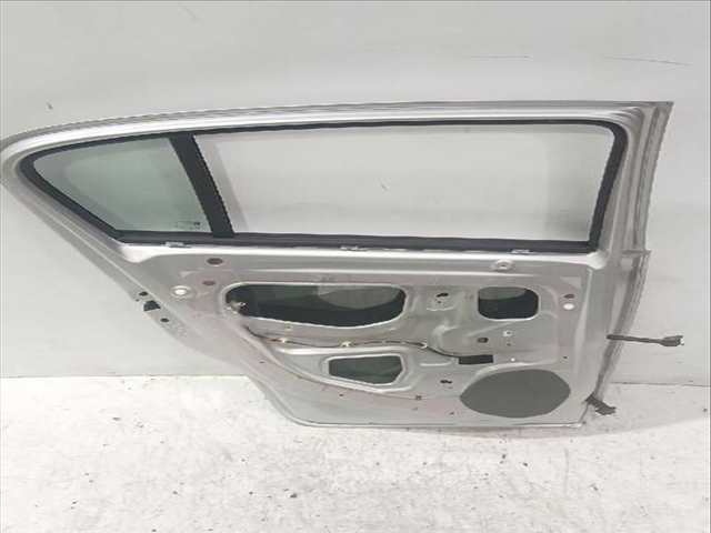 Foto 3ª: Puerta Trasera Izquierda Opel Corsa 1.3 CDTI L08 L68) 75CV [A 13 DTC Z 13 DTJ] (2006)