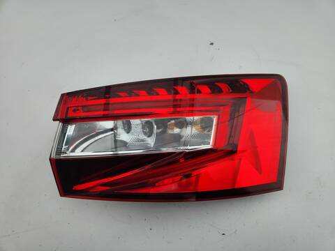 Piloto Trasero Derecho Skoda Superb ACTIVE 150CV 110KW