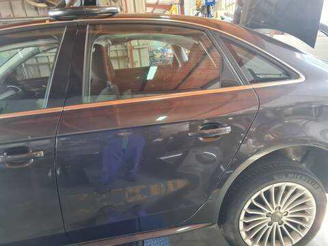 Puerta Trasera Izquierda Audi A4 BASIS 150CV 110KW