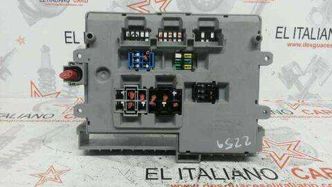 Caja Reles Fusibles Bmw Serie 1 114 118I BERLINA 129CV 95KW