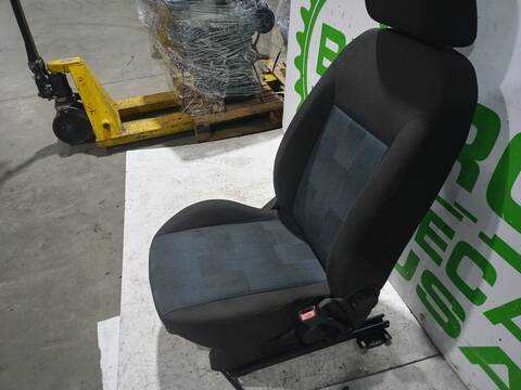 Foto 2ª: Asiento Delantero Derecho Ford Fiesta AMBIENTE 68CV 50KW (2007)