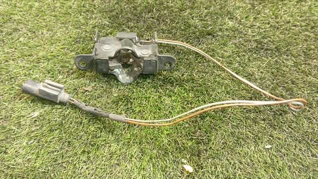 Cerradura Capot Mercedes Clase ML 270 2.7 D DCI