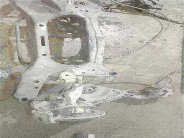 Foto 4ª: Puente Trasero Nissan Qashqai ACENTA 110CV 81KW [K9K430] (2011)