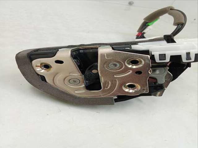 Foto 3ª: Cerradura Puerta Trasera Izquierda Toyota Yaris 1.5 HYBRID MXPJ10) 116CV 85KW [M15A-FXE] (2023)