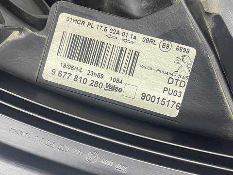 Foto 2ª: Faro Derecho Peugeot 2008 5F01 (2014)