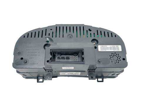 Foto 2ª: Cuadro de Instrumentos Volkswagen Golf 2.0 TDI 140CV (2003)