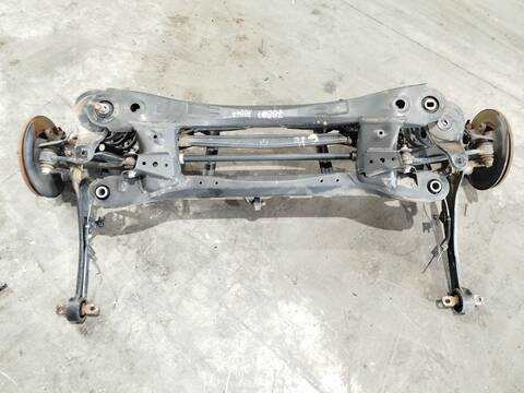 Foto 1ª: Puente Trasero Toyota Auris 1.8 HYBRID ZWE186_) 136CV 100KW [2ZR-FXE] (2014)