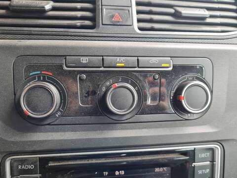 Foto 2ª: Mando Calefacción A. A. Volkswagen Caddy OUTDOOR 4MOTION BMT 122CV 90KW [DFSE] (2019)
