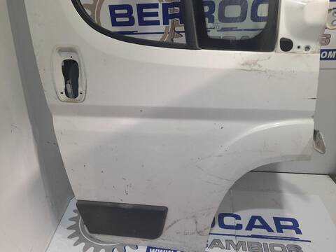 Foto 2ª: Puerta Delantera Derecha Peugeot Boxer 2.2 HDI FAP CAT 131CV (2010)
