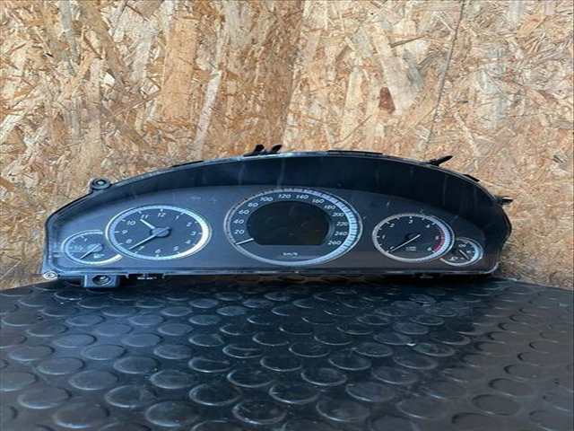 Cuadro de Instrumentos Mercedes Clase E 180 VERSION INDEFINIDA