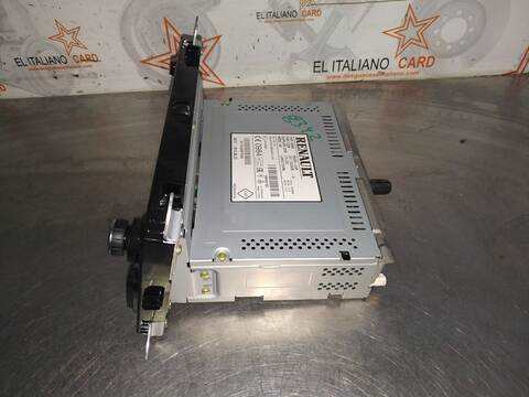 Foto 2ª: Sistema Audio Radio CD Renault Clio TECHNOFEEL 90CV 66KW [H4BB4] (2015)