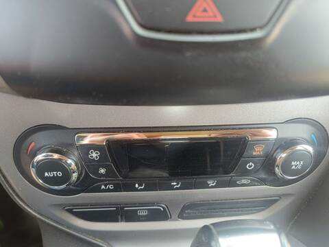 Mando Climatizador Ford Focus TREND 125CV 92KW