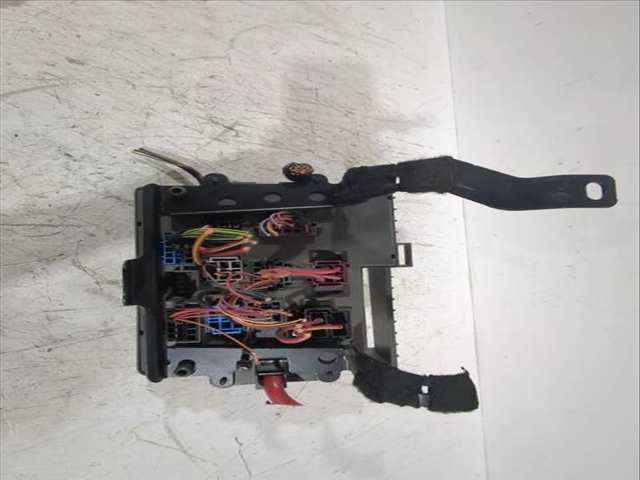 Foto 2ª: Caja Reles Fusibles Bmw Serie 1 120 D E87) [N47 D20 A,N47 D20 C] (2007)