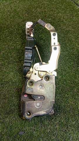 Cerradura Puerta Delantera Izquierda Toyota 4 Runner 3.0 T DIESEL