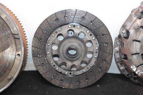 Foto 2ª: kit Embrague Bmw Serie 1 118 2.0 D (2004)