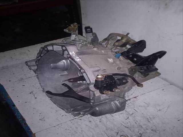 Foto 3ª: Caja Cambios Nissan X-Trail 2.2 DCI DIESEL CAT 136CV 100KW T30) (2006)