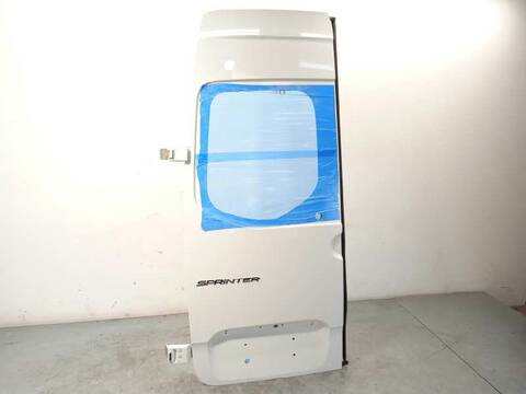 Foto 2ª: Puerta Trasera Izquierda Mercedes Sprinter 419 CDI RWD 907.643 907.645 907.647) 190CV 140KW FURGONETA [654920] (2024)