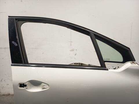 Foto 3ª: Puerta Delantera Derecha Peugeot 2008 1.2 THP 110 - PURETECH 110 110CV 81KW [HNZ (EB2DT)] (2015)