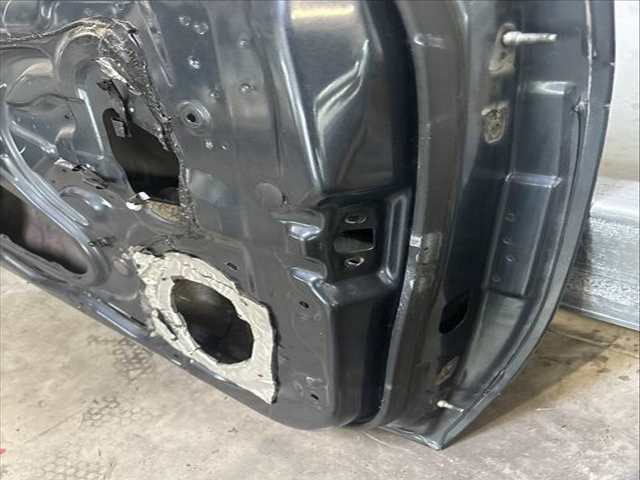 Puerta Delantera Izquierda Mitsubishi L200 167 CV 123KW