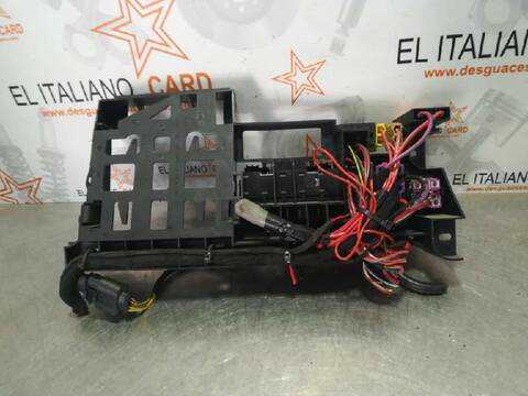 Foto 2ª: Caja Reles Fusibles Audi A8 4.0 TDI QUATTRO 275CV 202KW [ASE] (2003)