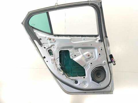 Foto 3ª: Puerta Trasera Izquierda Opel Astra 1.2 TURBO 68) (2015)