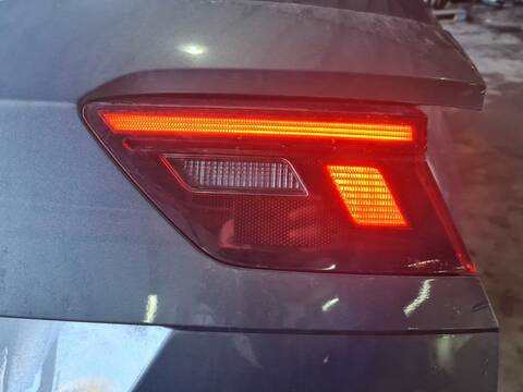 Foto 2ª: Piloto Portón Derecho Volkswagen Tiguan ADVANCE 4MOTION 150CV 110KW [DFGA] (2020)