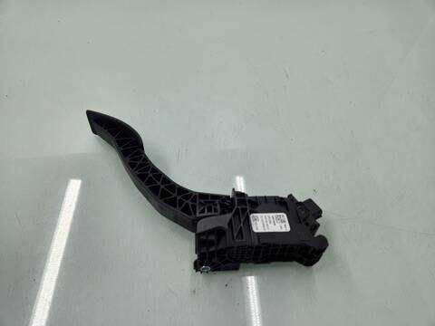 Foto 3ª: Pedal Acelerador Volvo XC 40 MOMENTUM PRO 2WD 163CV 120KW [B3154T2] (2020)
