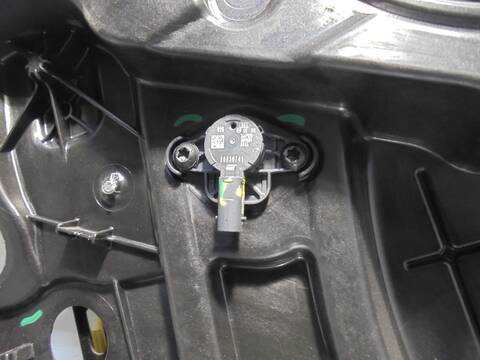 Foto 4ª: Elevalunas Eléctrico Delantero Izquierdo Alfa Romeo Stelvio EXECUTIVE 4WD 209CV 154KW [55271838] (2017)
