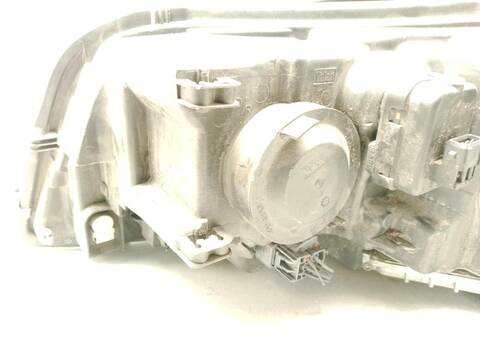 Foto 3ª: Faro Derecho Volvo XC 90 D5 AWD (2002)