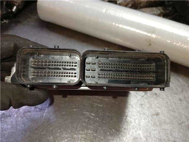Foto 3ª: Centralita Motor ECU Volkswagen Touran 2.0 ADVANCE [2.0 LTR. - 110 KW 16V FSI] [AXW]