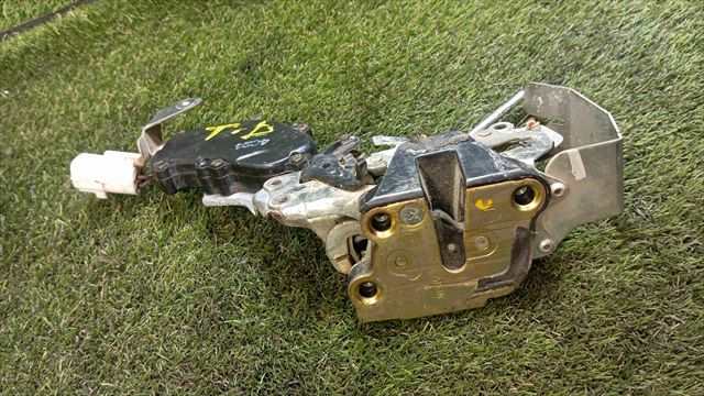 Cerradura Puerta Trasera Derecha Toyota 4 Runner 3.0 T DIESEL
