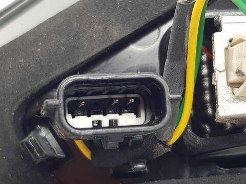 Foto 3ª: Piloto Trasero Derecho Renault Arkana TECHNO