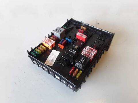 Foto 2ª: Caja Reles Fusibles Volkswagen Golf HIGHLINE 1.9 TDI 105CV (2003)