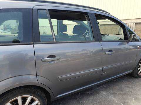 Puerta Trasera Derecha Opel Zafira Z19DT