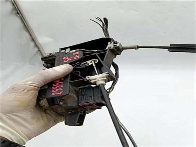 Foto 3ª: Cerradura Puerta Delantera Derecha Opel Vectra 2.0 COMFORT [2.0 LTR. - 74 KW DTI] [Y 20 DTH / LP4 / LD1]