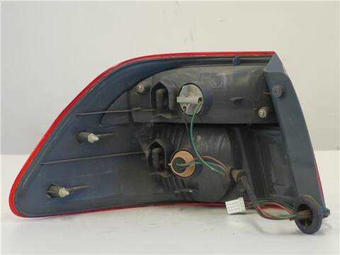 Foto 2ª: Piloto Trasero Derecho Mazda 6 2.0 BERLINA 136CV 100KW [G/FS] (2001)