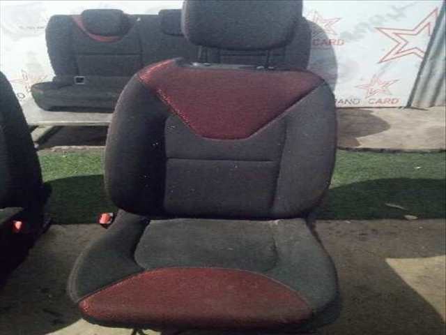 Foto 4ª: Asientos Traseros Renault Clio EXPRESSION 75CV 55KW [K9K C6] (2015)