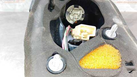 Foto 4ª: Piloto Trasero Izquierdo Mazda 6 2.2 CE 163 LUXURY 5-PTAS.) 163CV 120KW [R2] (2010)