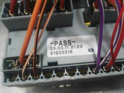 Foto 3ª: Caja Reles Fusibles Lancia Delta STEEL 105CV 77KW [944A3000] (2011)